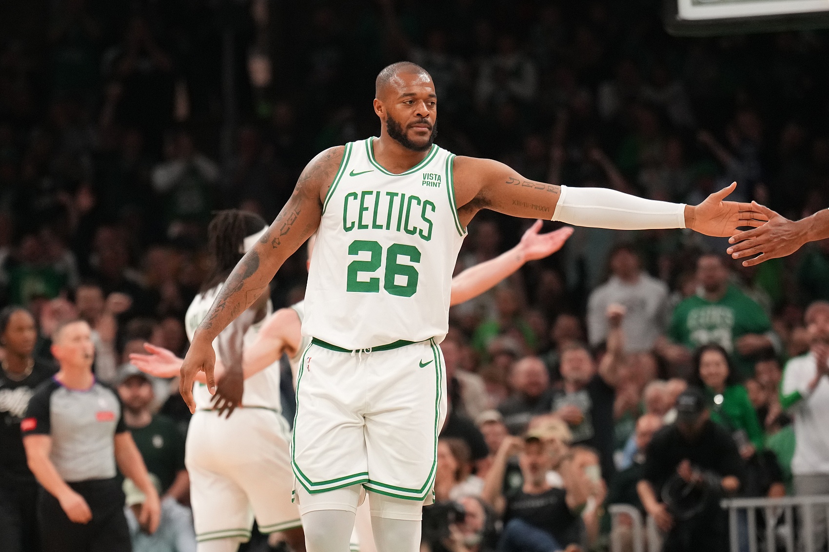 截止日前主动交易避税球队:76人、太阳、掘金、魔术、猛龙、绿军