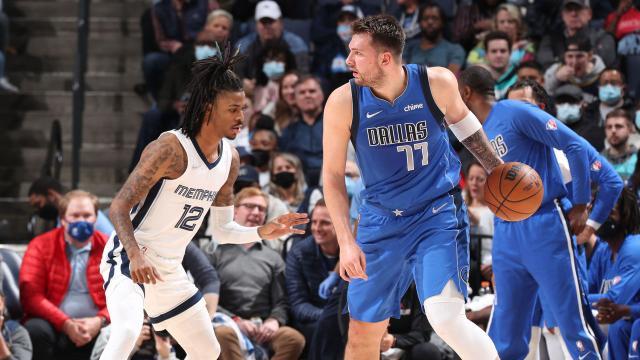 1642236537673051884.jpg 灰熊11连胜被独行侠终结 东契奇PK莫兰特占据上风