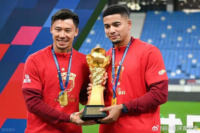 搜狐体育权威社区-海港后防大换血,超级杯雨战国安,谁将笑傲南京?|上海海港|北京国安|卫冕冠军|穆斯卡特|贺惯_新浪体育_新浪新闻