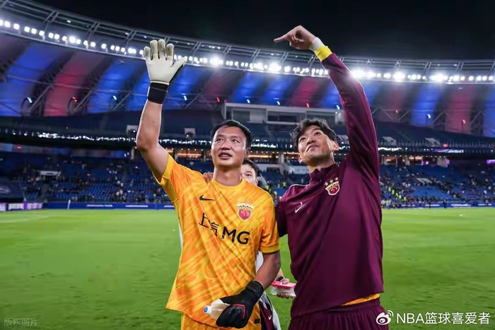 搜狐体育权威社区-海港后防大换血,超级杯雨战国安,谁将笑傲南京?|上海海港|北京国安|卫冕冠军|穆斯卡特|贺惯_新浪体育_新浪新闻