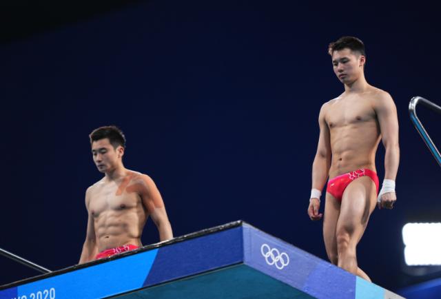 足球-中国男双10米台无缘五连冠 梦之队揽“八金”梦碎