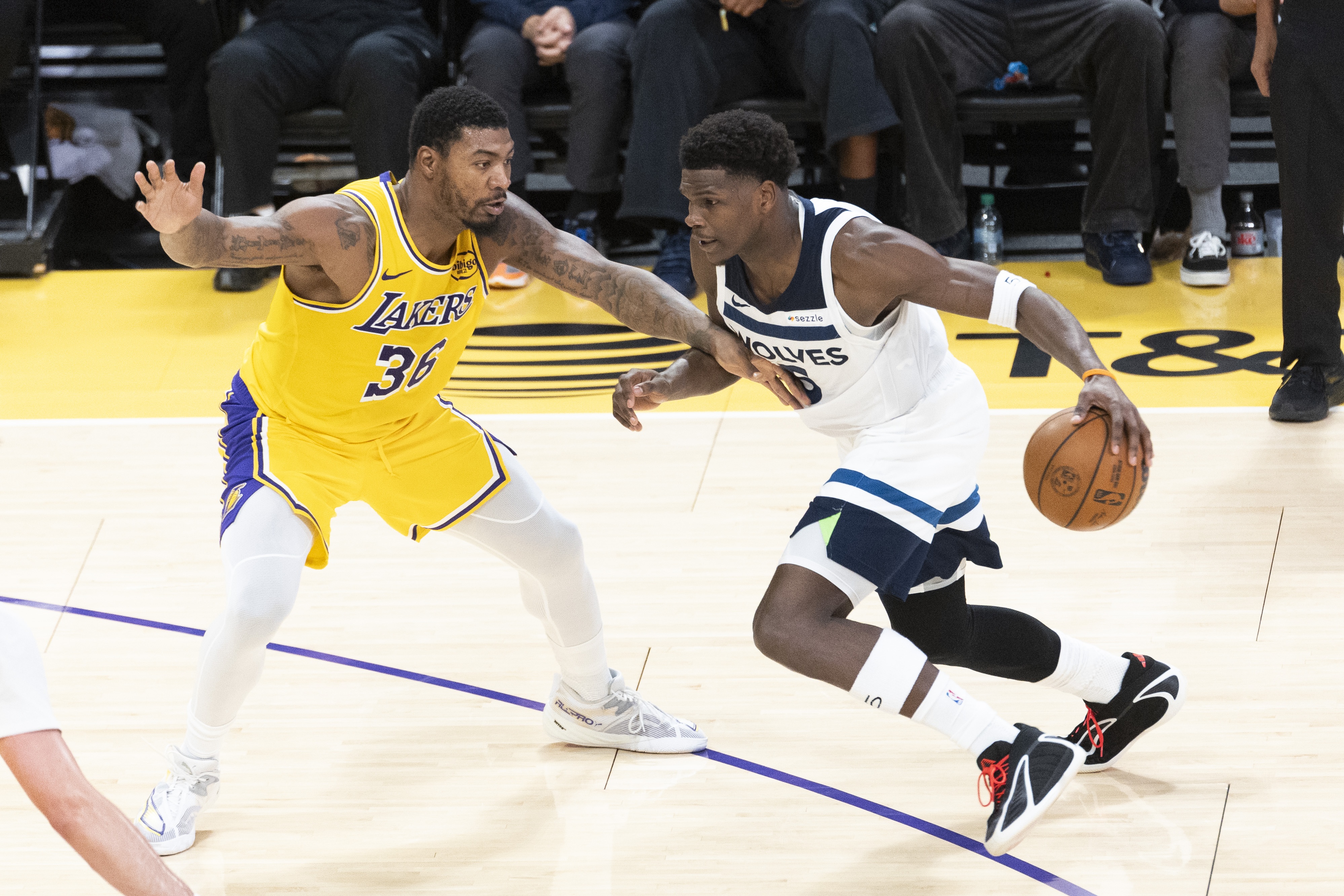 聚合-你就说香不香！斯玛特赛季正负值湖人最高 三分不稳仍是防守灵魂