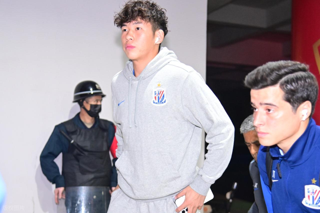 足球-刘诚宇将出战业余联赛?已出现在球队报名名单,申花跟队记者辟谣