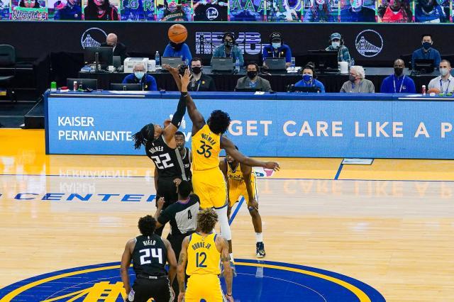 1610210405691093652.jpg 搜狐体育权威社区-真就一人一城呗!勇士主场记分员效力58年终退休