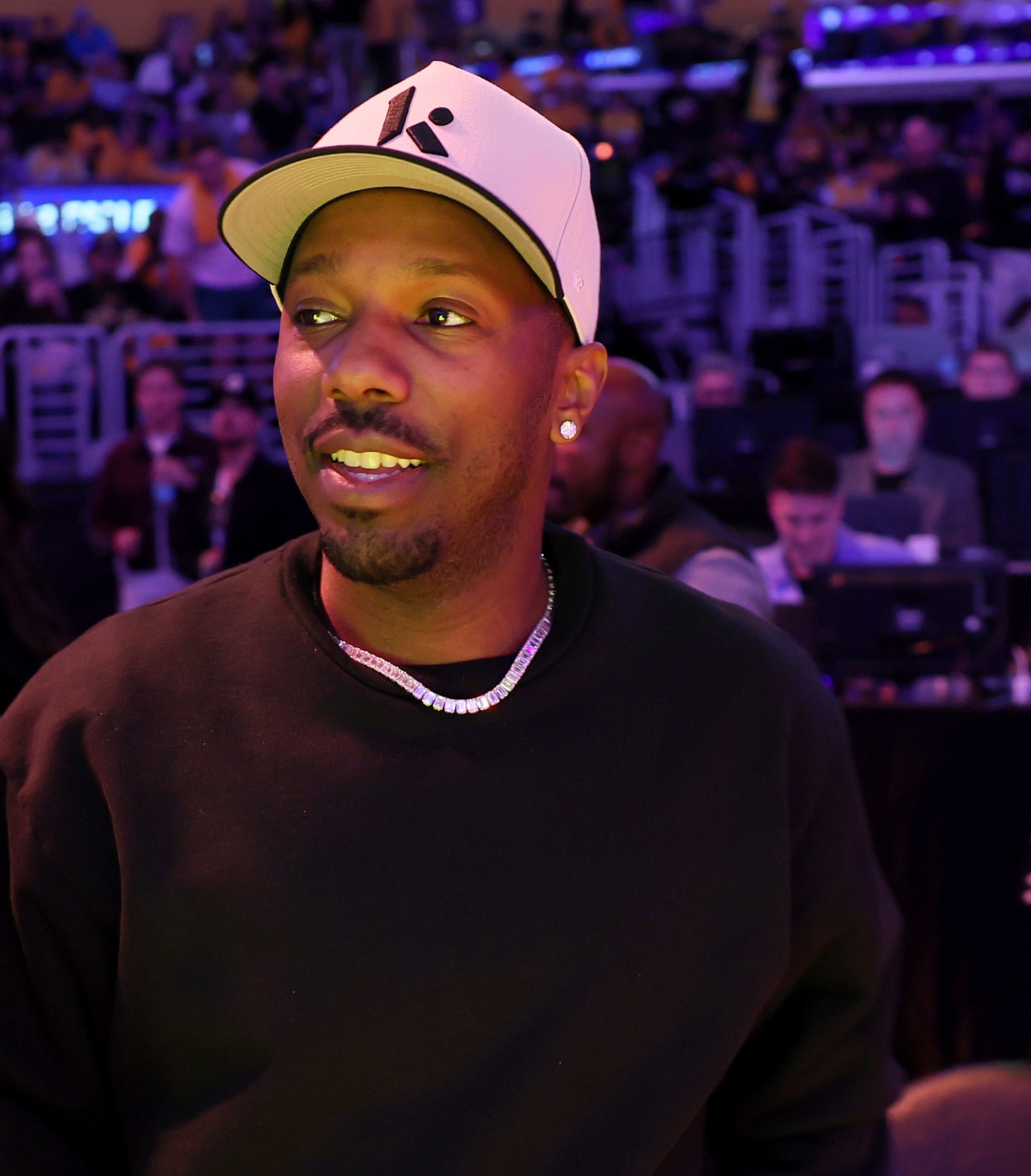 sohu搜狐首页-未来成谜!詹姆斯还会继续征战NBA吗?他会接受多大幅度的降薪?