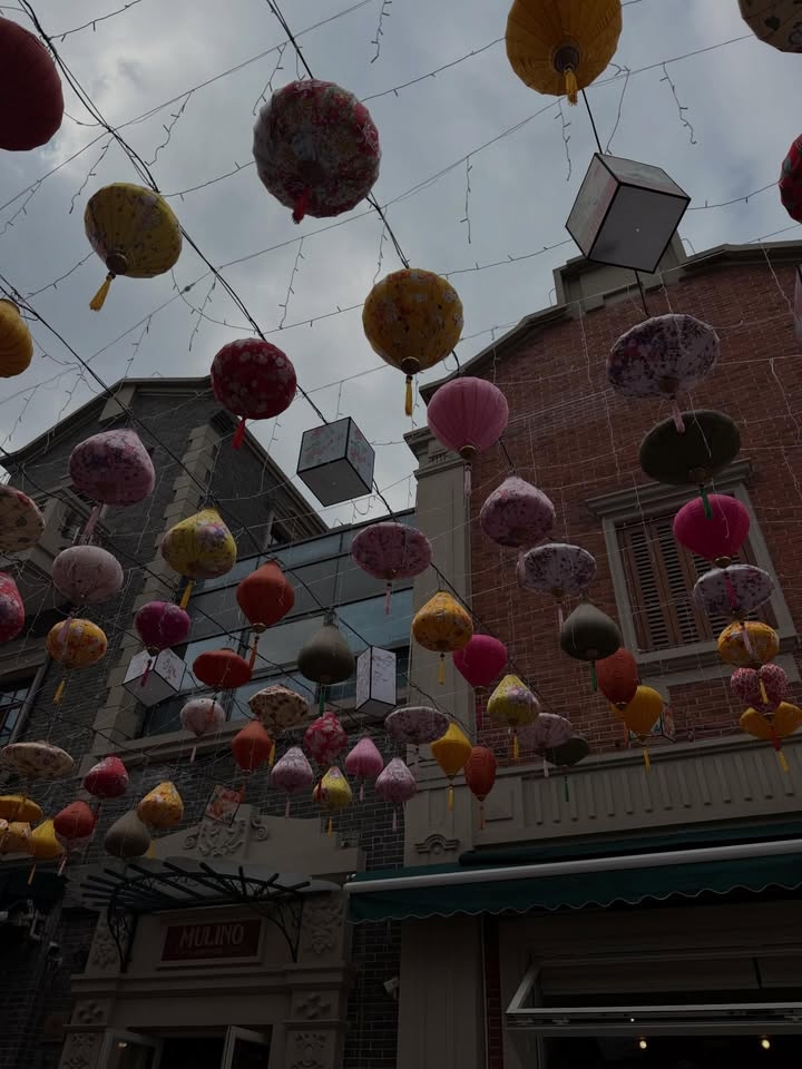 👀有无吧友偶遇了？旺达3天前游玩上海 本月与伊卡尔迪正式离婚