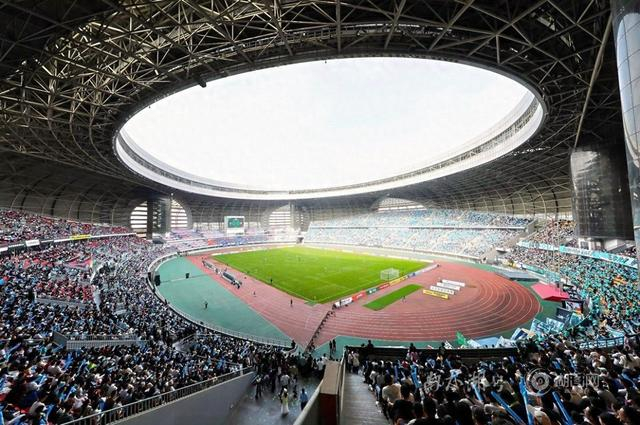 篮球-21635人的心跳，与湖州队同频——“吴越杯”湖州主场首战侧记|杭州|浙江省城市足球联赛|球迷|看台|折页_新浪体育_新浪新闻