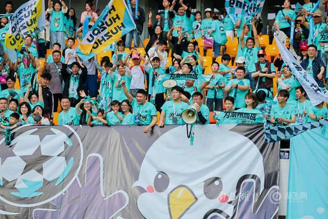 篮球-21635人的心跳，与湖州队同频——“吴越杯”湖州主场首战侧记|杭州|浙江省城市足球联赛|球迷|看台|折页_新浪体育_新浪新闻