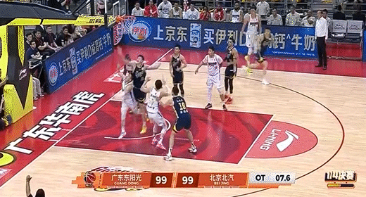 足球-广东加时102-99险胜北京拖入生死战，张皓嘉三分绝杀，奎因39+9+8